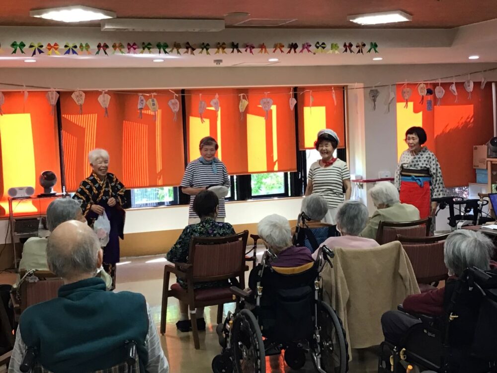 静岡市駿河区グループホーム_踊り鑑賞
