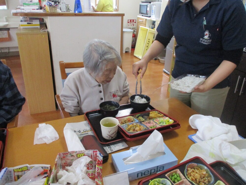 静岡市駿河区グループホーム_シラス丼