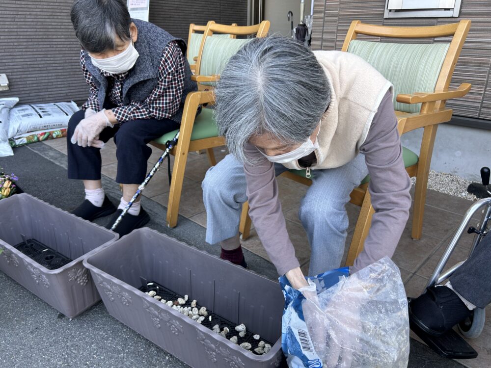 富士市グループホーム_家庭菜園を始めました