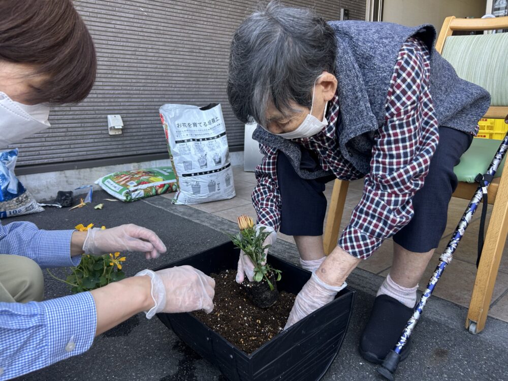 富士市グループホーム_家庭菜園を始めました
