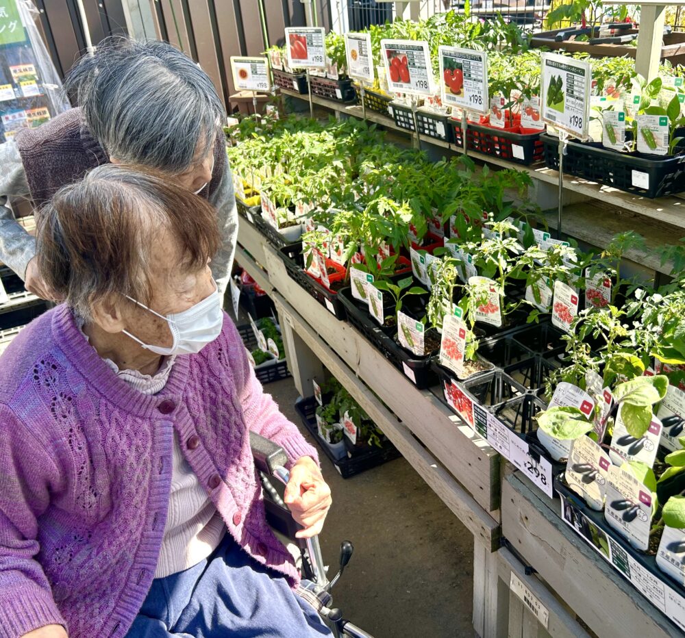 富士市グループホーム_家庭菜園を始めました