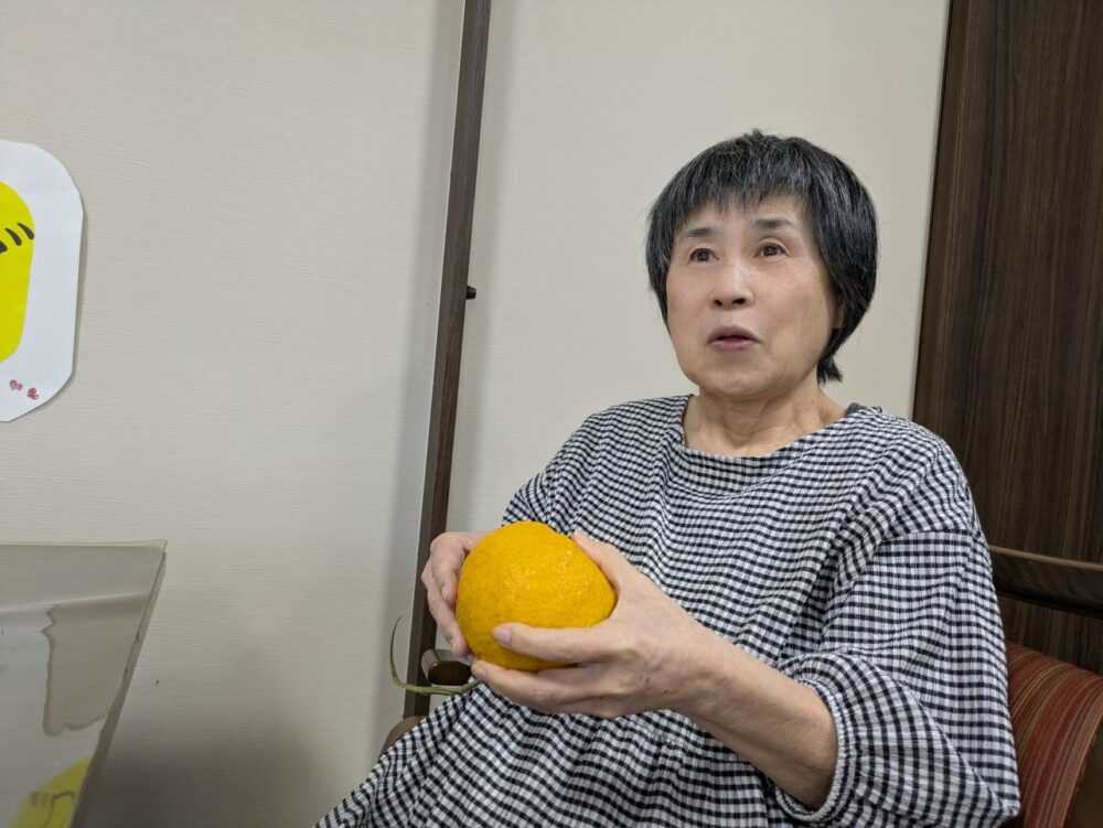 富士市グループホーム_甘夏狩りレクリエーション