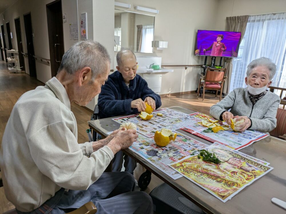 富士市グループホーム_甘夏狩りレクリエーション