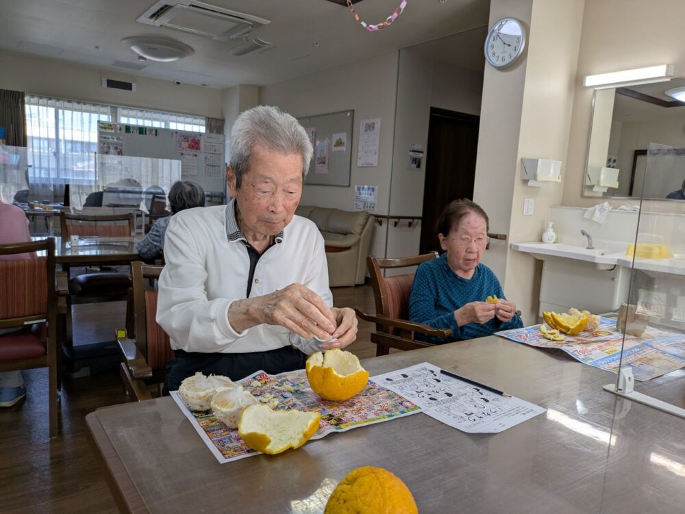 富士市グループホーム_甘夏狩りレクリエーション