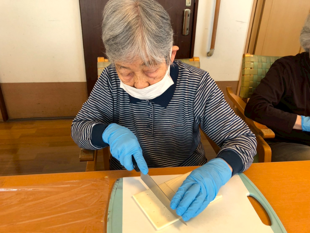 静岡市清水区グループホーム_おやつ作り
