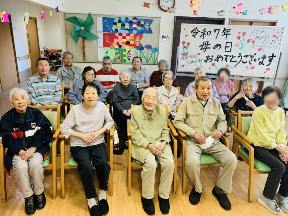 富士市グループホーム_母の日お祝い