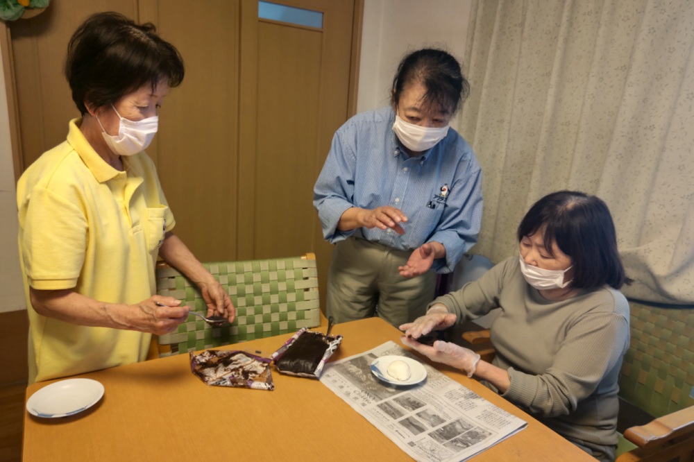 御門台グループホーム おやつ作り
