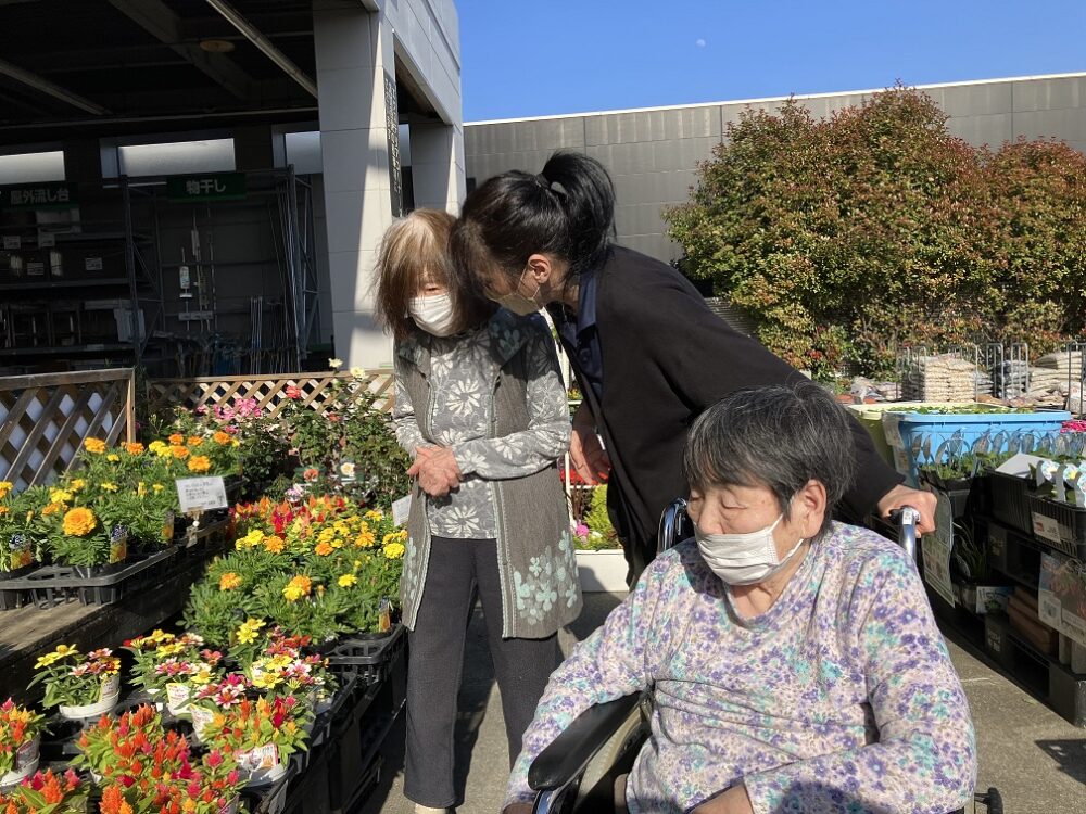 沼津市グループホーム_5月の園芸活動
