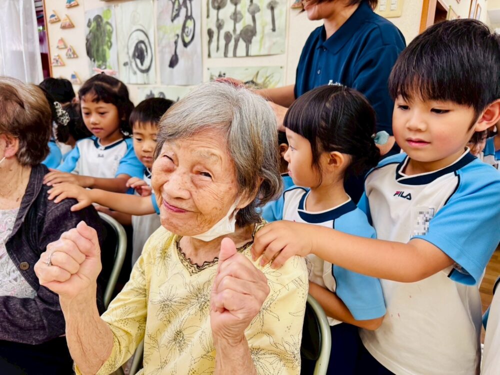 藤枝青葉町小規模多機能 幼稚園との地域交流~6月誕生日会~