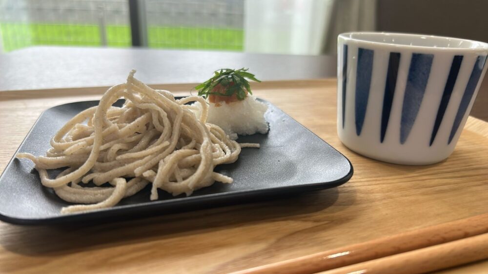 藤枝青葉町小規模多機能 蕎麦打ち実演 ~梅おろし蕎麦~
