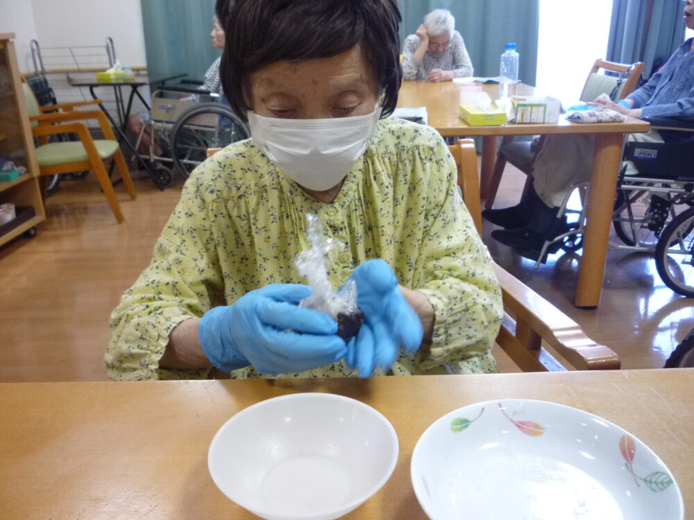 静岡市清水区グループホーム_おはぎ作り