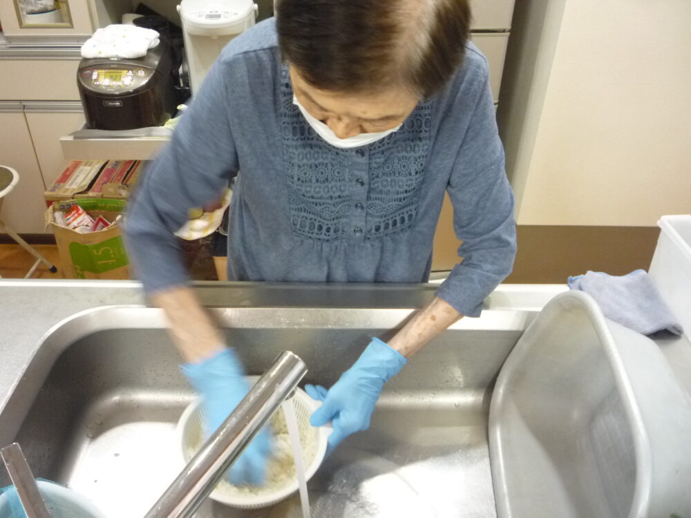 静岡市清水区グループホーム_昼食作りレク