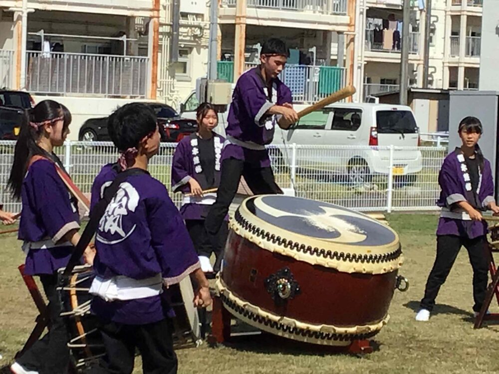 静岡市駿河区グループホーム_地域の輪が広がる秋まつりとサツマイモ掘り