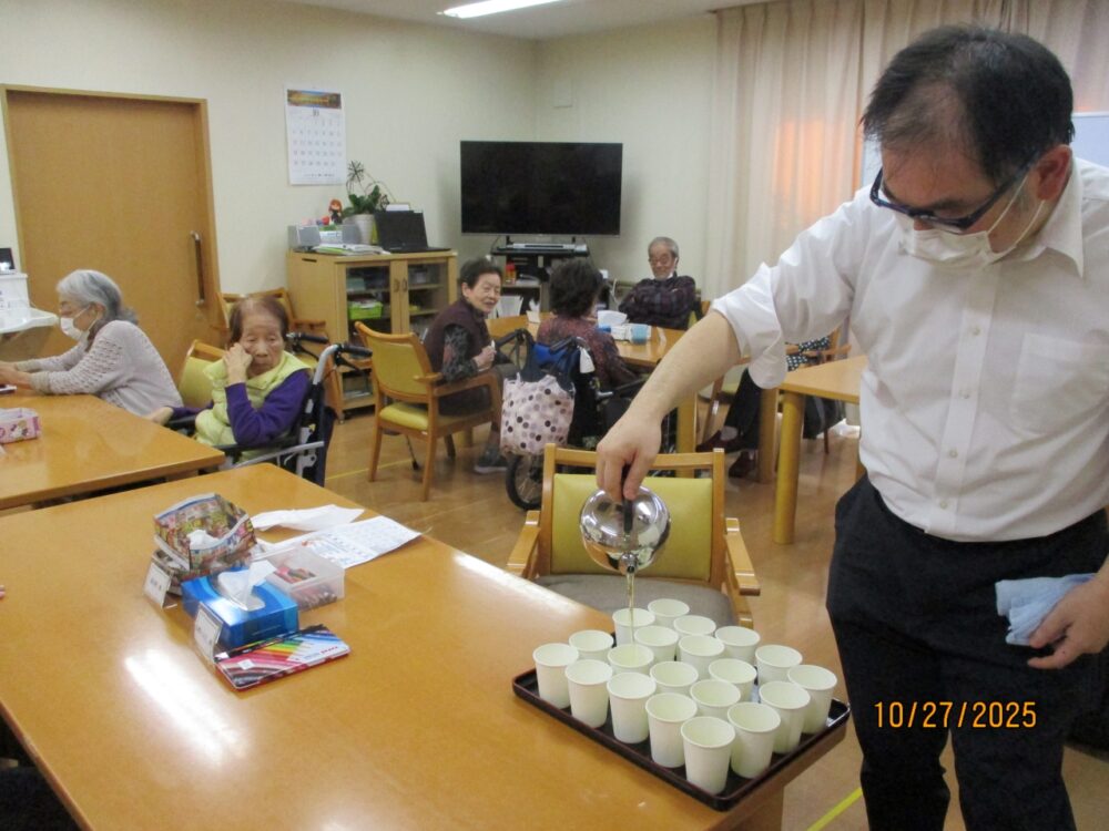 静岡市葵区グループホーム_アロマカフェNisina第3弾 同じお茶なんです