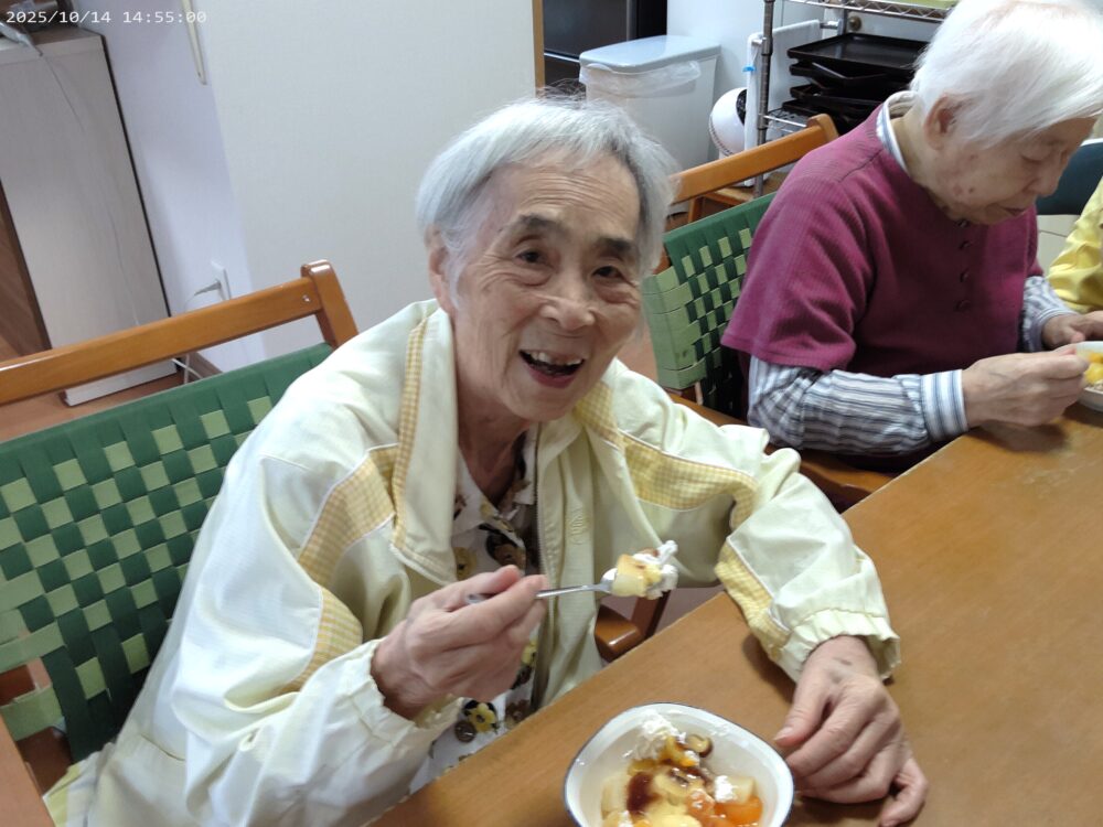 静岡市駿河区グループホーム_手作りスイーツでお誕生日会