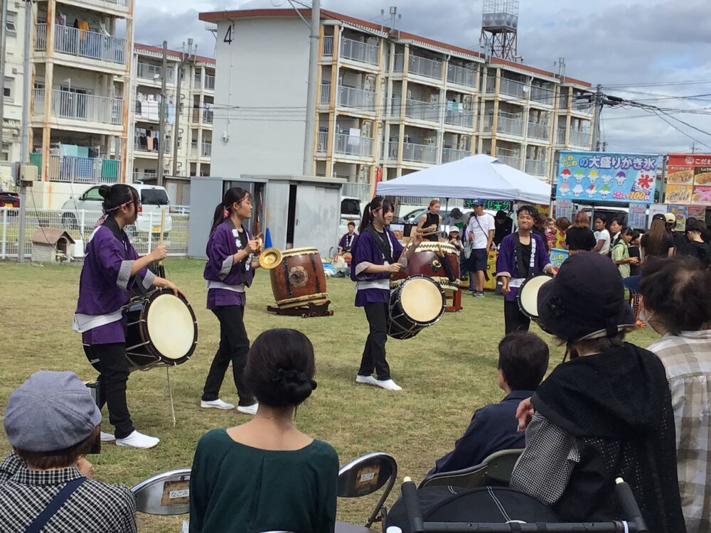 静岡市駿河区グループホーム_地域の輪が広がる秋まつりとサツマイモ掘り