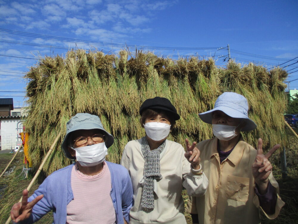 静岡市駿河区グループホーム_地域の輪が広がる秋まつりとサツマイモ掘り