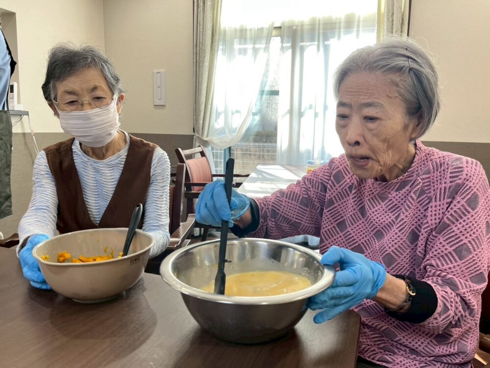 藤枝市グループホーム_秋のプチスポーツ大会かぼちゃプリンで元気に