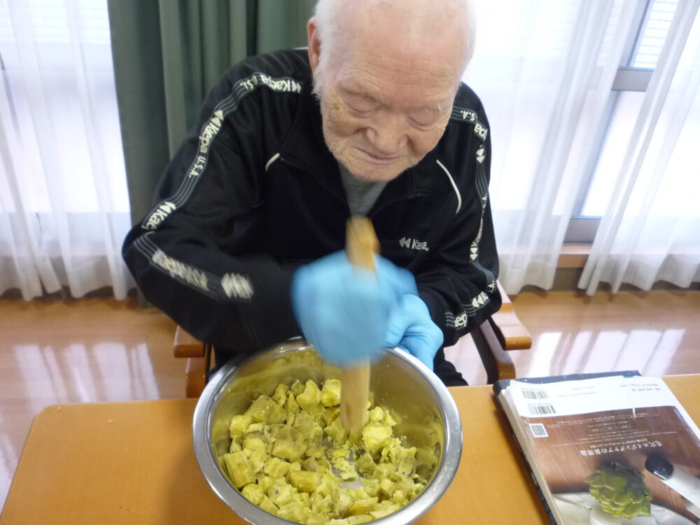 静岡市清水区グループホーム_芸術の秋と食欲の秋