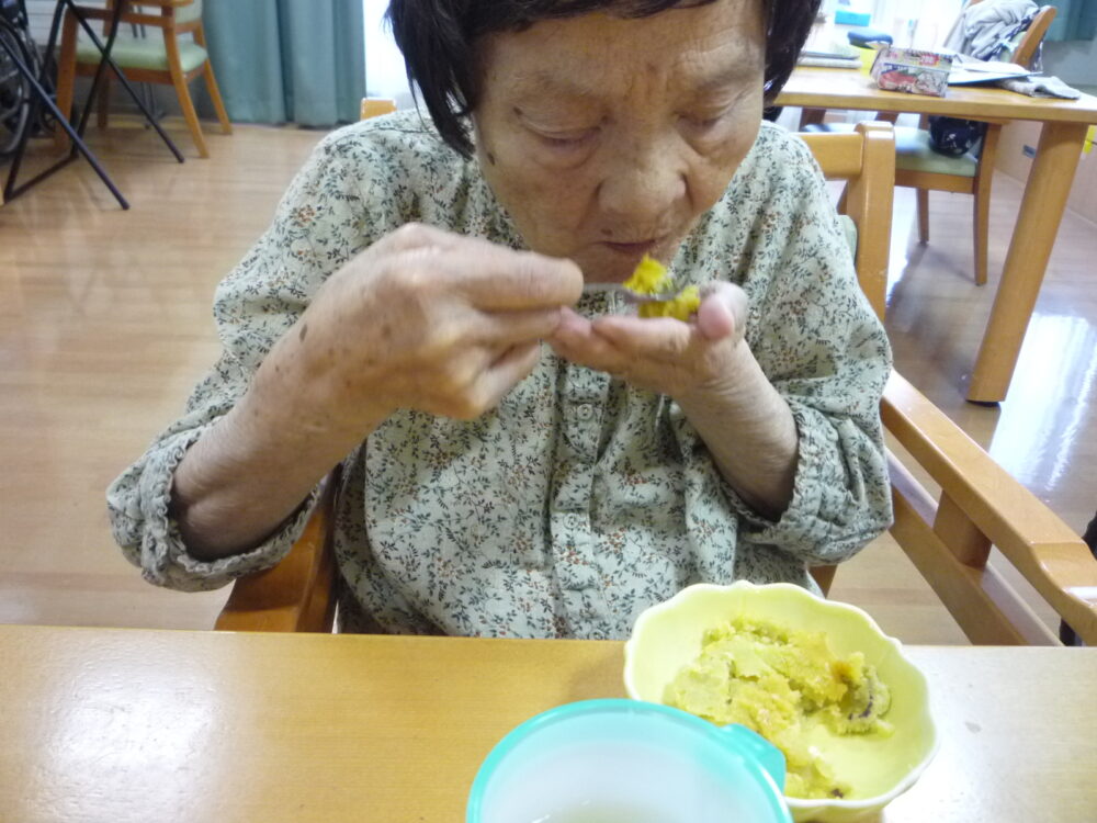 静岡市清水区グループホーム_芸術の秋と食欲の秋