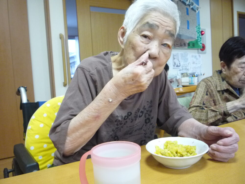 有東坂グループホーム 芸術の秋と食欲の秋