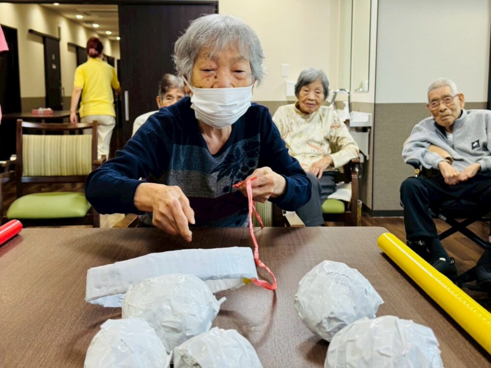 藤枝市グループホーム_秋のプチスポーツ大会かぼちゃプリンで元気に