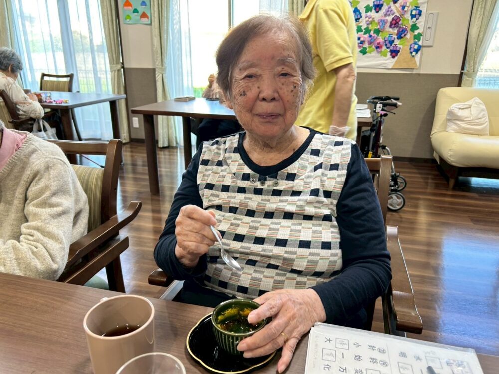 藤枝市グループホーム_秋のプチスポーツ大会かぼちゃプリンで元気に