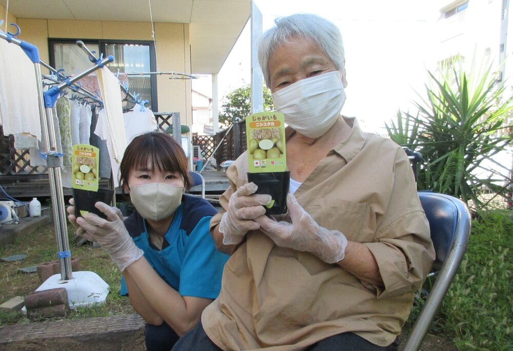 静岡市葵区グループホーム_園芸クラブ2025.10