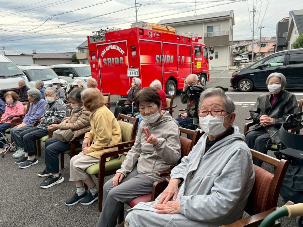 青葉町小規模多機能　消防職員と連携した避難訓練の実施