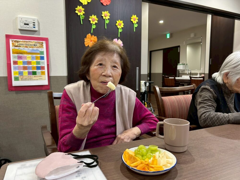 藤枝市グループホーム_秋のフルーツを召し上がれ