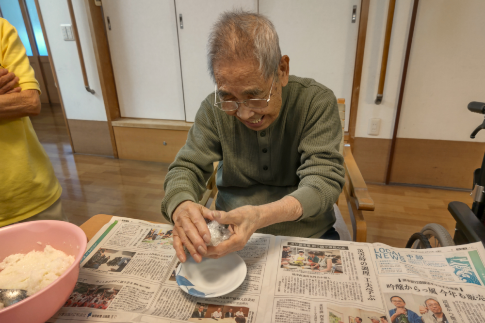 静岡市清水区グループホーム_おはぎ作り＆お誕生会