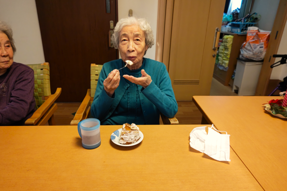 静岡市清水区グループホーム_おはぎ作り＆お誕生会