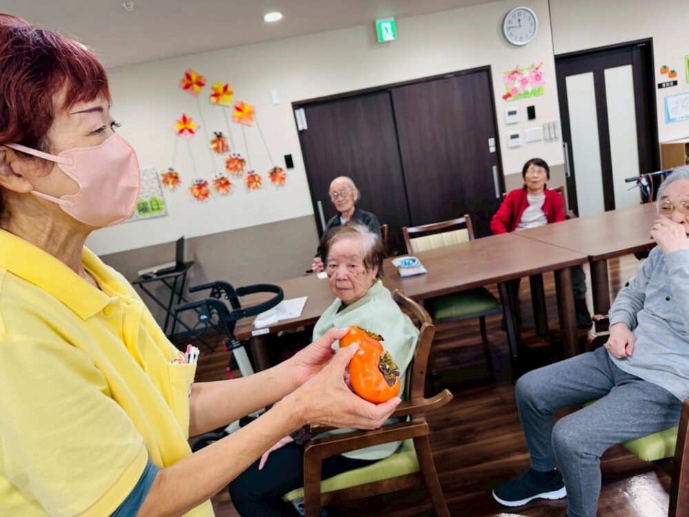 藤枝市グループホーム_秋のフルーツを召し上がれ