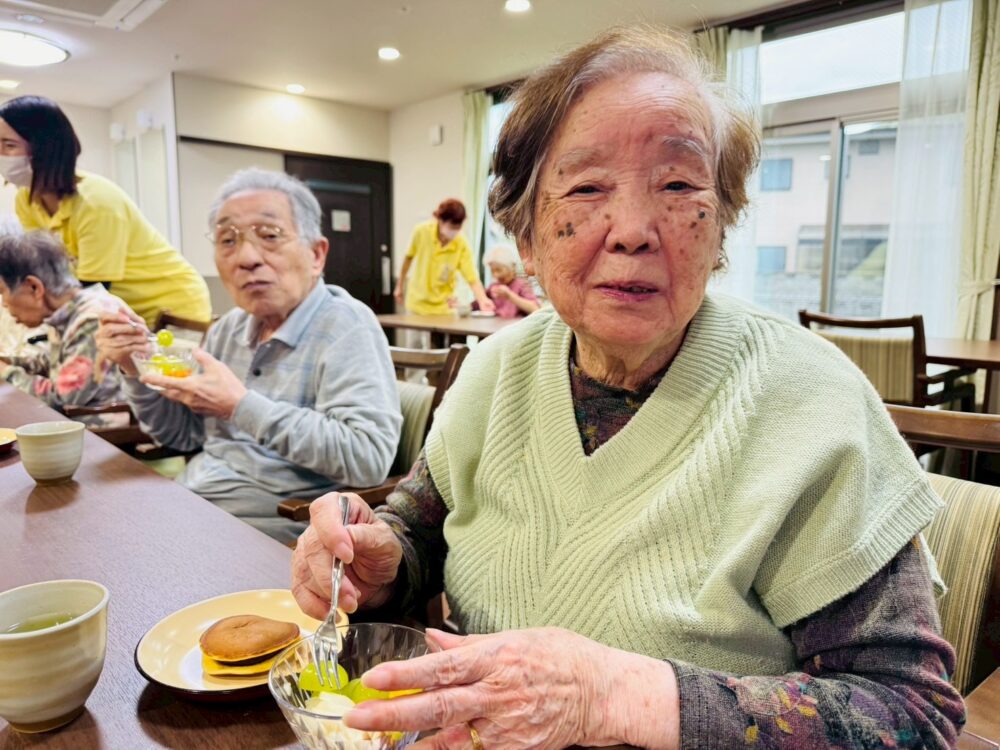 藤枝市グループホーム_秋のフルーツを召し上がれ
