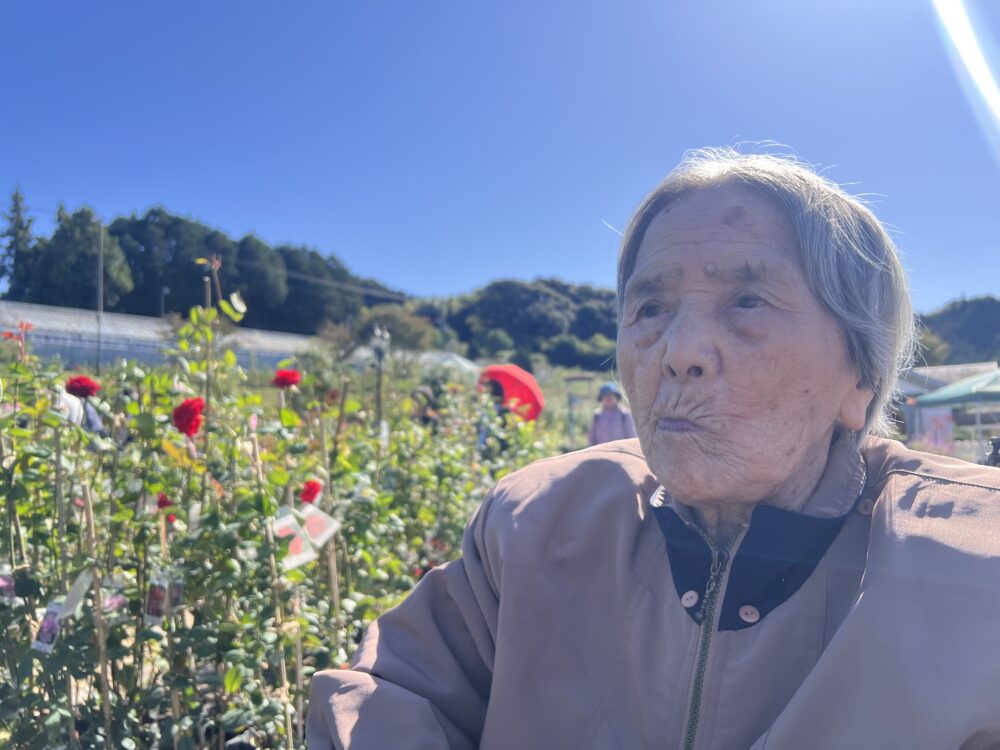 島田市グループホーム_ばらの丘公園へ行こう