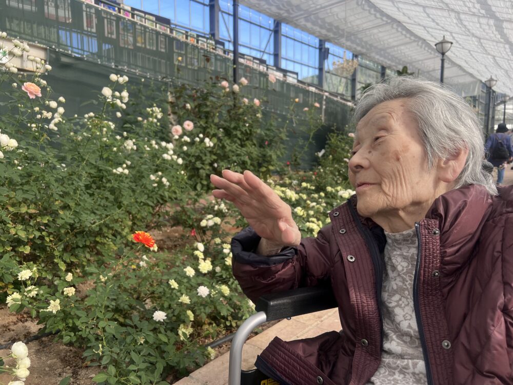 島田市グループホーム_ばらの丘公園へ行こう