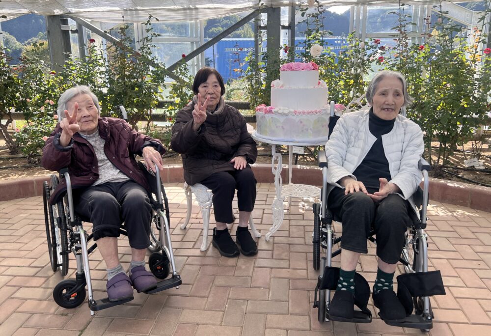 島田市グループホーム_ばらの丘公園へ行こう