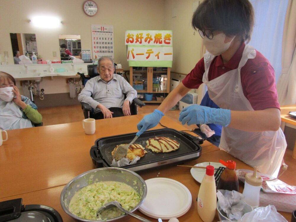 静岡市葵区グループホーム_お好み焼きパーティー食のイベント