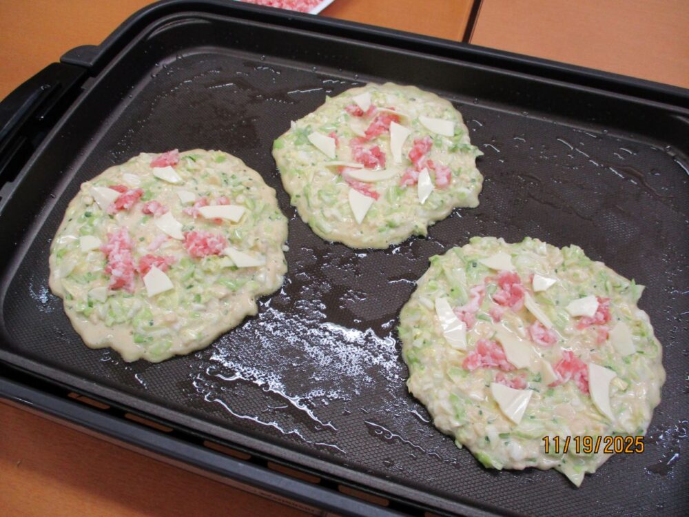 静岡市葵区グループホーム_おやつにお好み焼き