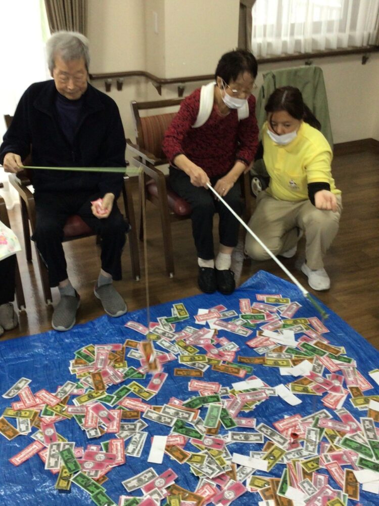 富士市グループホーム_11月お誕生日会