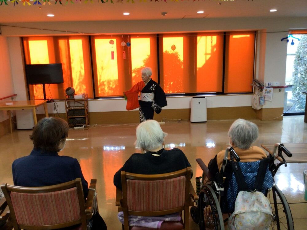 小鹿公園前小規模多機能　踊り