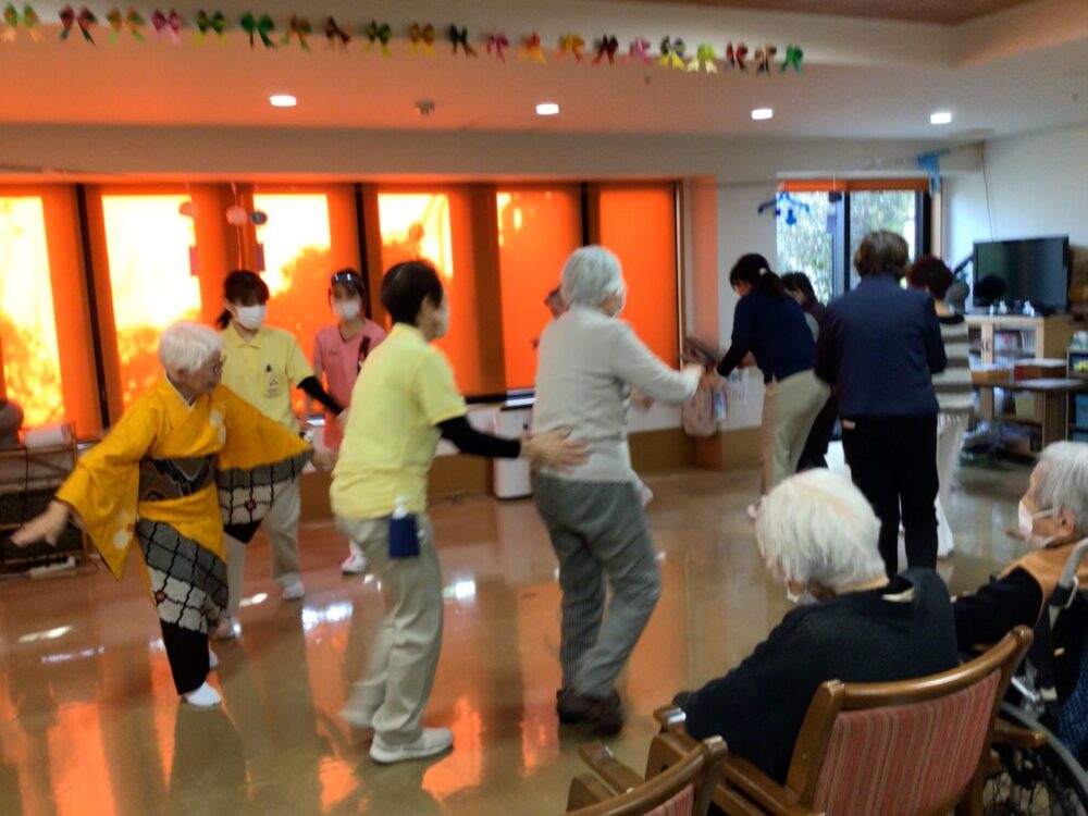 静岡市駿河区グループホーム_踊り