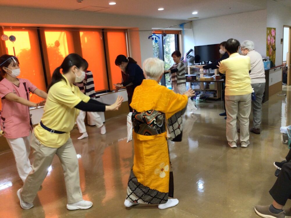 静岡市駿河区グループホーム_踊り