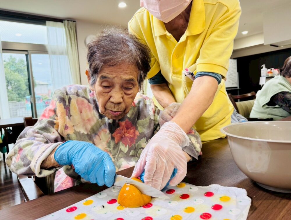 藤枝市グループホーム_秋のフルーツを召し上がれ