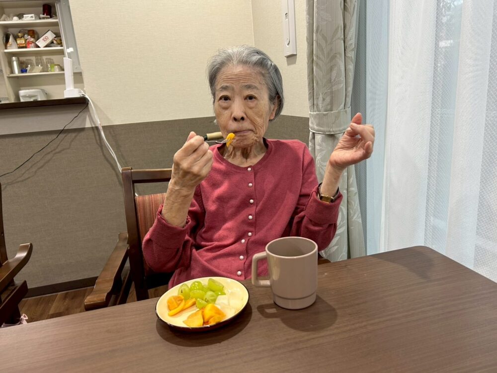 藤枝市グループホーム_秋のフルーツを召し上がれ