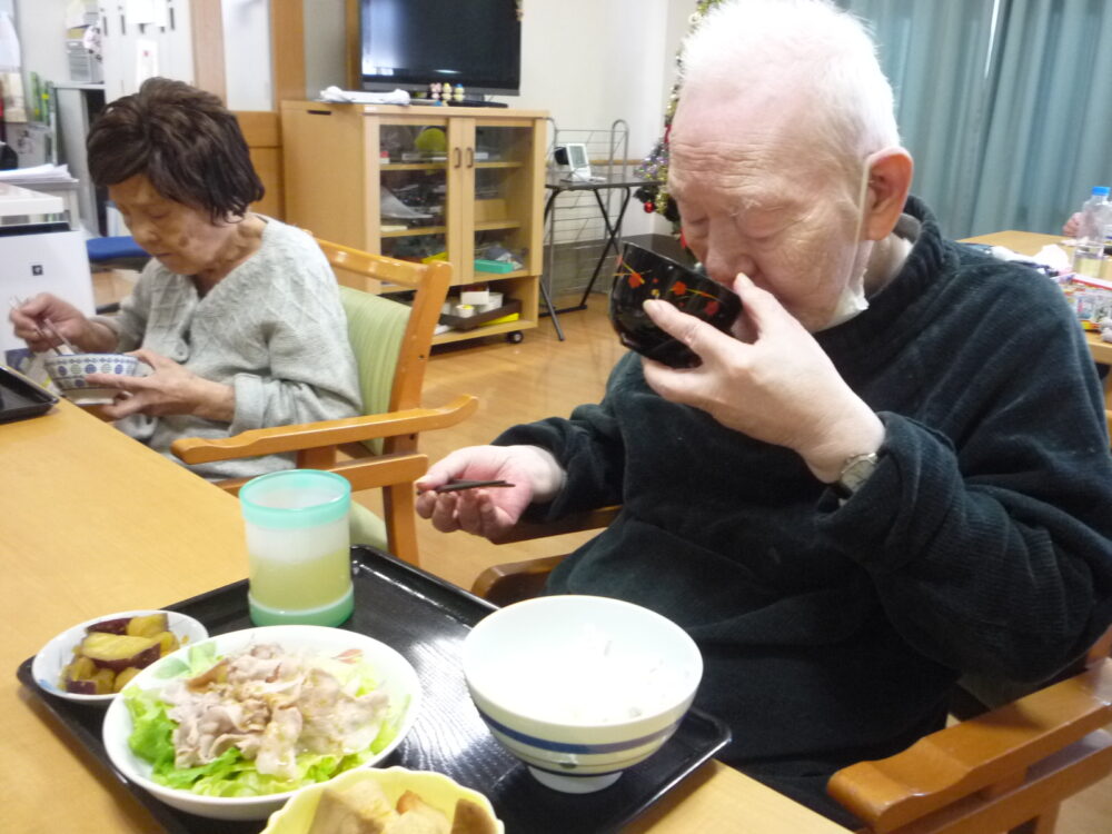 静岡市清水区グループホーム_昼食作りレク豚しゃぶづくり