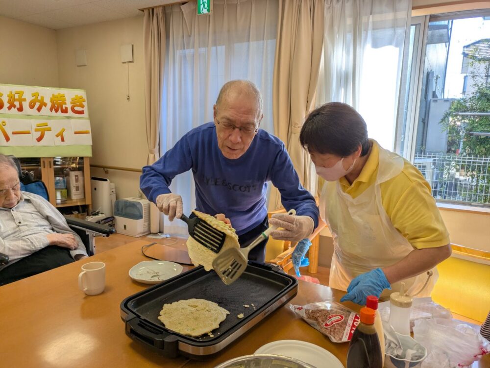 静岡市葵区グループホーム_お好み焼きパーティー食のイベント