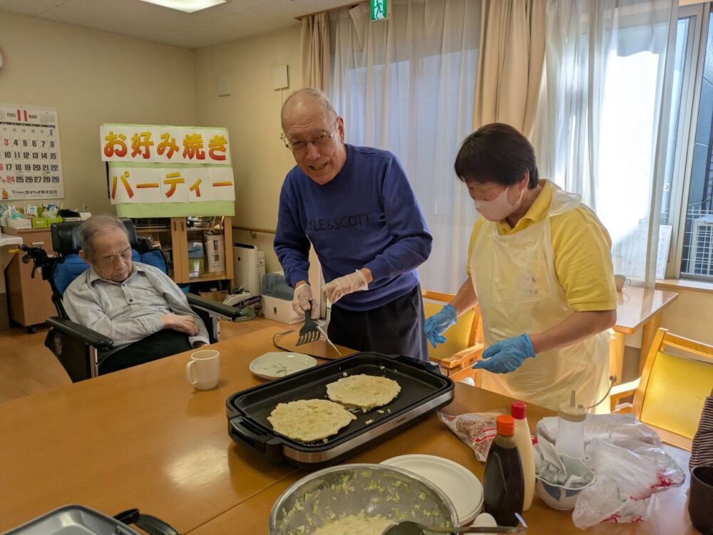 静岡市葵区グループホーム_お好み焼きパーティー食のイベント