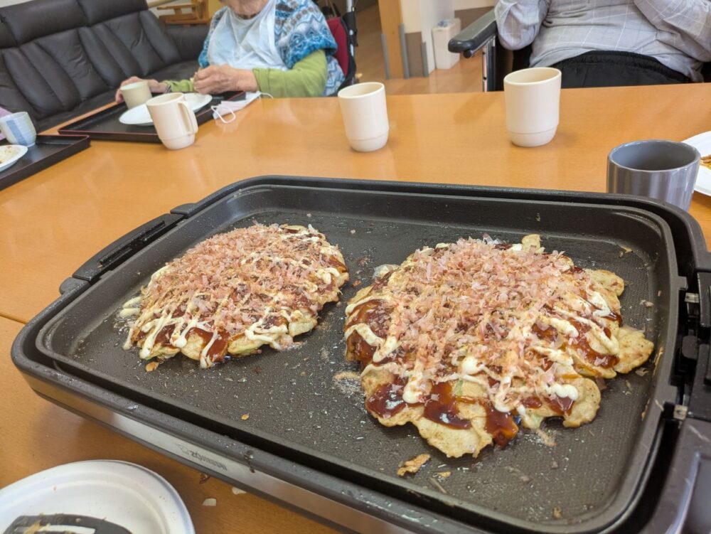 静岡市葵区グループホーム_お好み焼きパーティー食のイベント