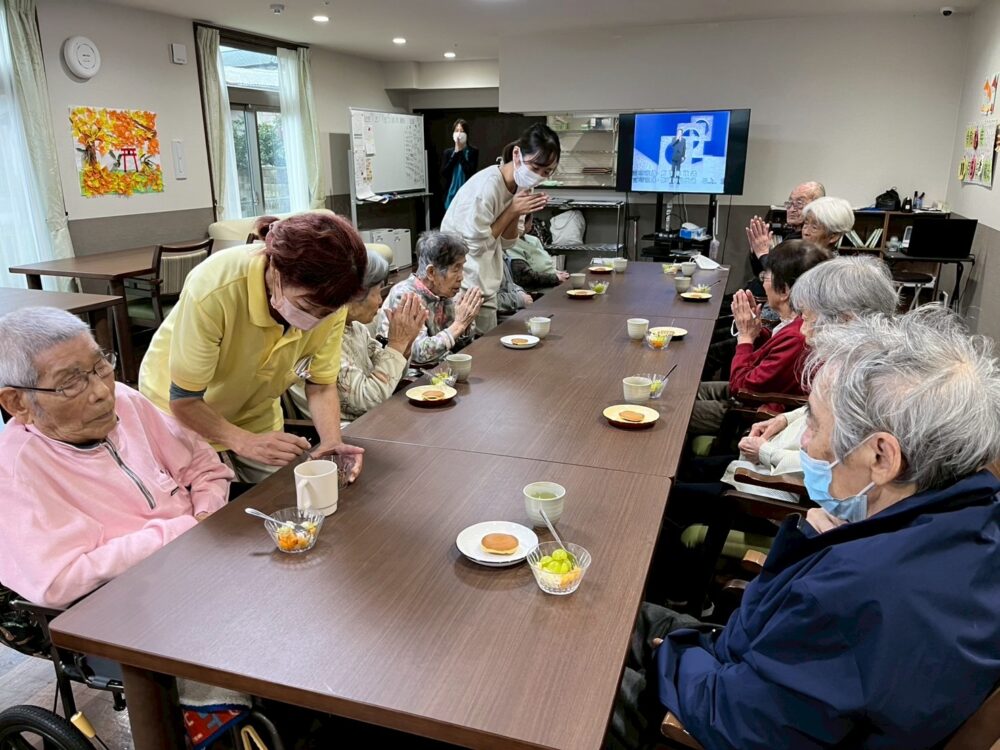 藤枝市グループホーム_秋のフルーツを召し上がれ